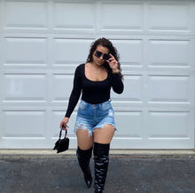 Load image into Gallery viewer, High Waist Distressed Shorts
